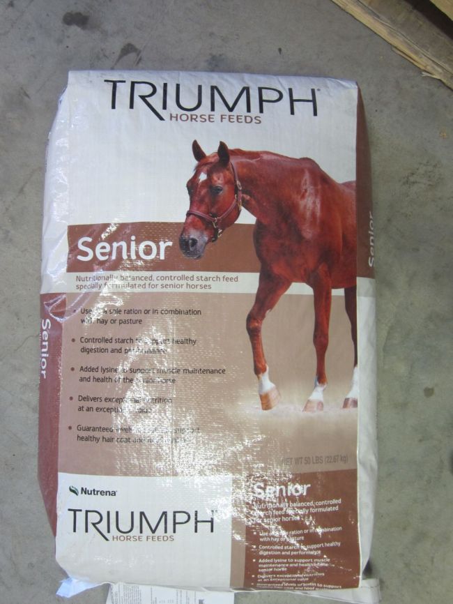 Nutrena Triumph® Senior Horse Feed J & B Feed & Hay