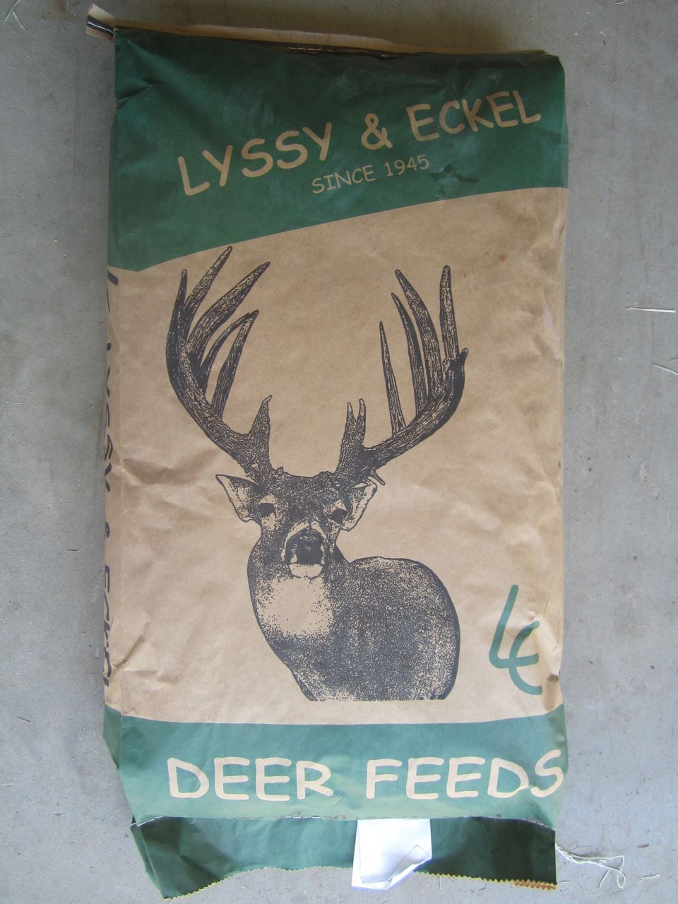 deer pellets feed